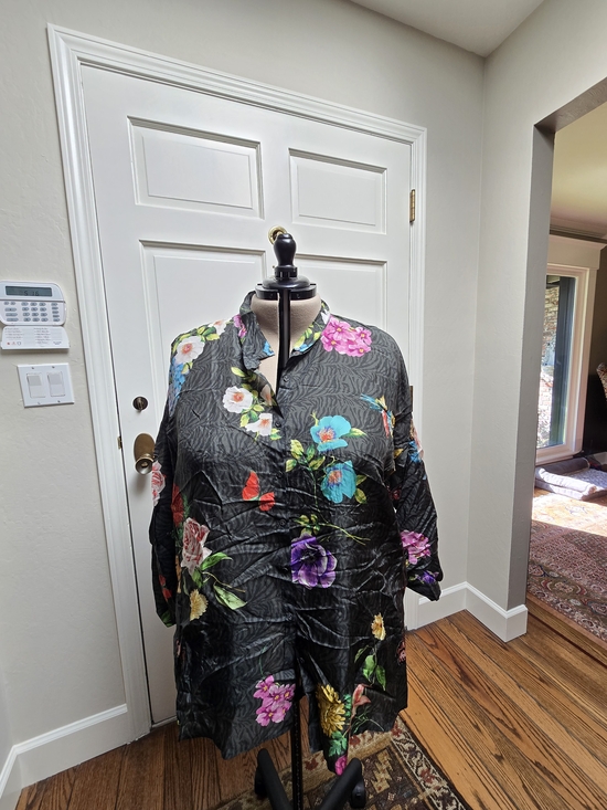 Johnny Was Tops - Johnny Was 2XL Black Floral Embroidered Label Tunic